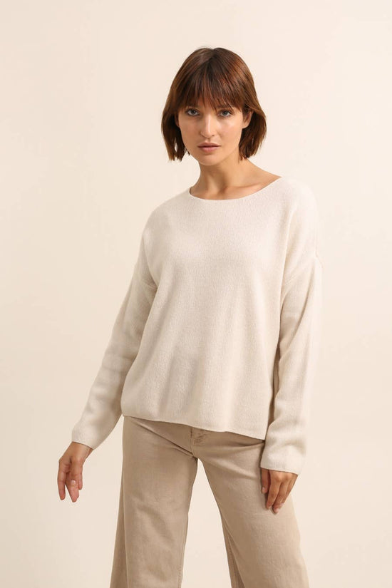 Nais Paris SHORT ROUND NECK CASHMERE AND WOOL SWEATER